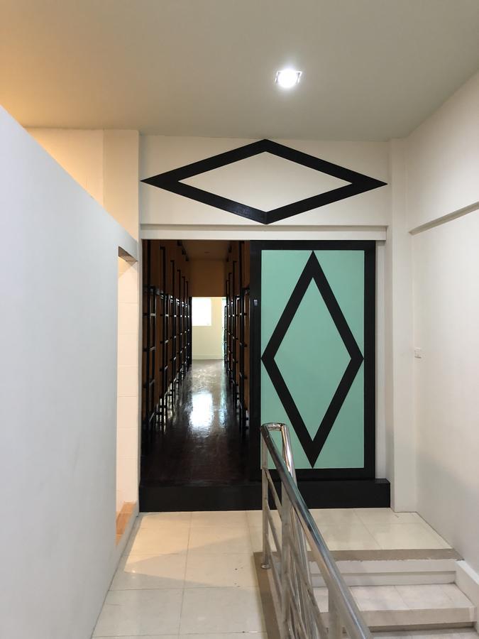 H2B Hostel Phuket Екстериор снимка